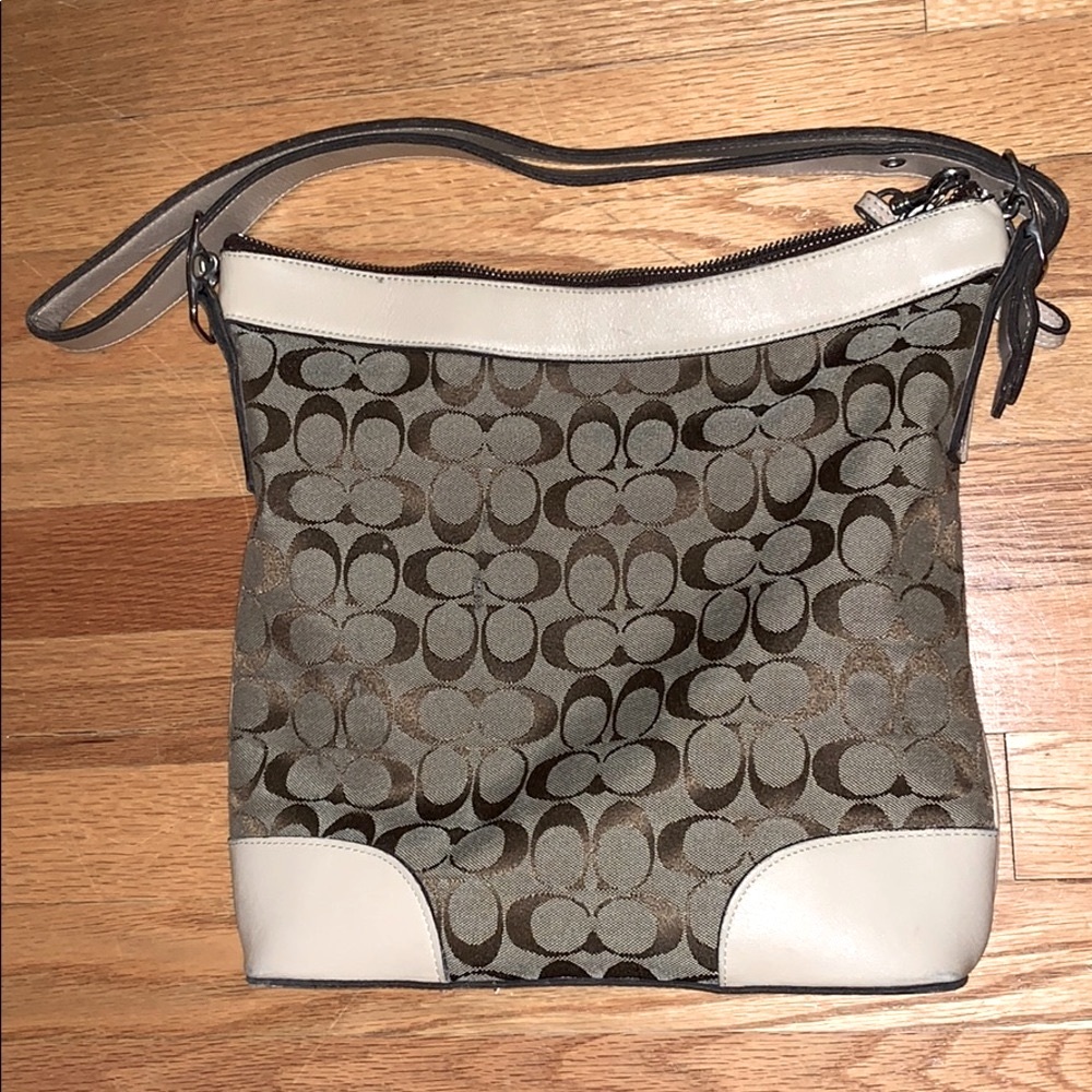 Authentic COACH classic C print shoulder bag purse Vintage leather strap zip up